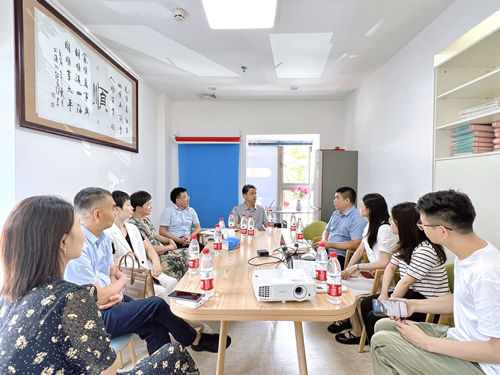 The university president visited Vickong Dental Chain Group